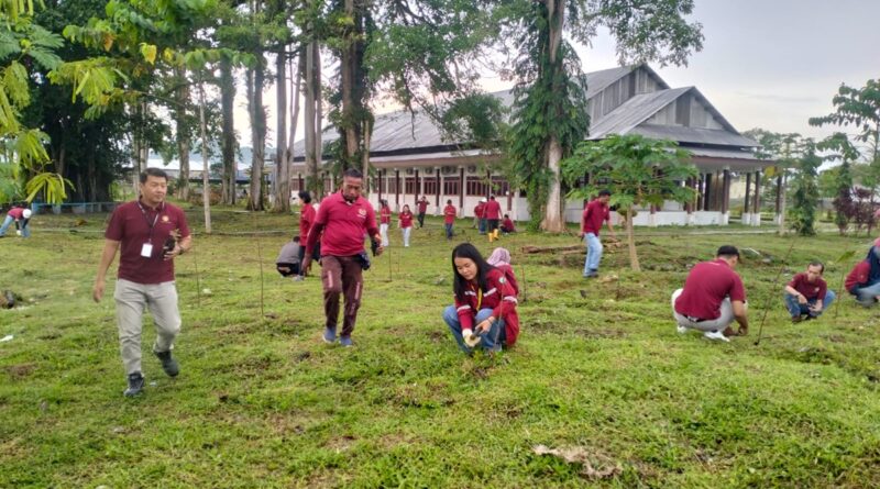 Tanpa Banyak Bicara, PT SGM Group Konsisten Hijaukan Lahan Tak Produktif dengan Ratusan Bibit