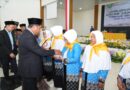 Pesan Menyentuh Bupati Saat Lepas CJH Haltim ke Tanah Suci