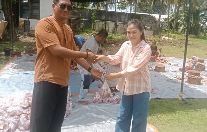 SGM Group Berbagi di Idul Adha 1447 H, Ratusan Warga Falabisahaya Terima Daging Kurban