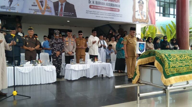 Tangis Pecah di Ternate, Haji Bur Dilepas dengan Penuh Haru dan Penghormata