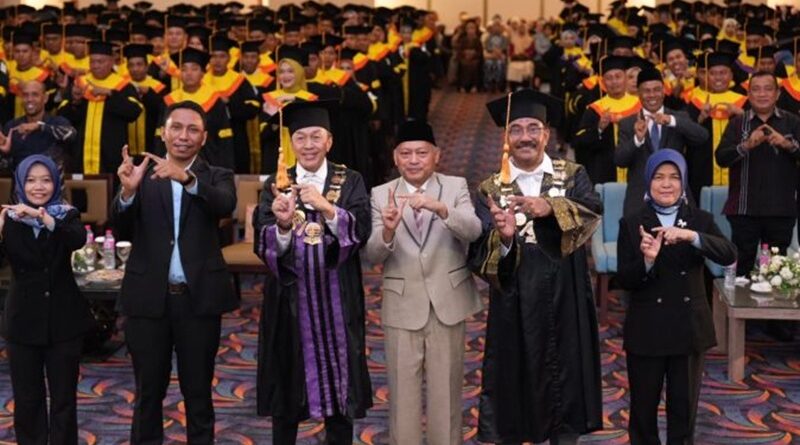 320 Wisudawan UT Ternate Resmi Dikukuhkan, Siap Bangun Maluku Utara