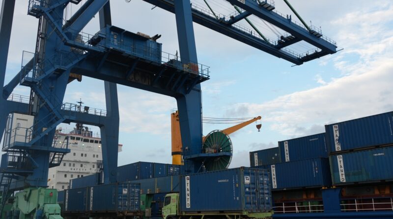 Kinerja Melejit! Pelindo TPK Ternate Catat Lonjakan Bongkar Muat dan Arus Petikemas