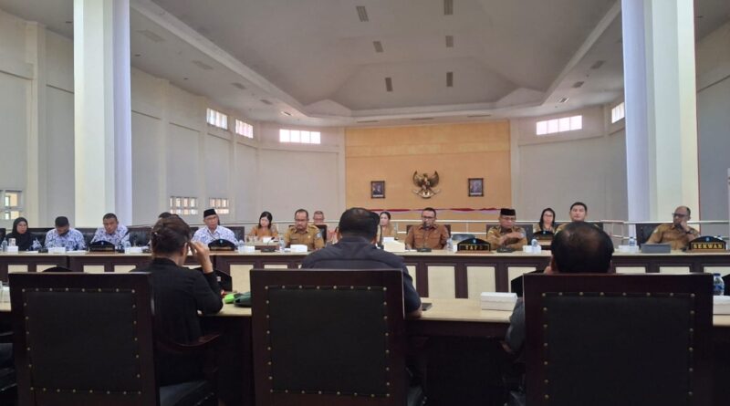 Hak Guru Belum Dibayar! PGRI Halut Datangi DPRD, Tuntut Tunjangan hingga Rp7 Miliar