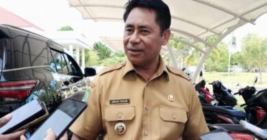 Bupati Haltim Tegas: Tak Ada Rencana Merumahkan PPPK dan Honorer