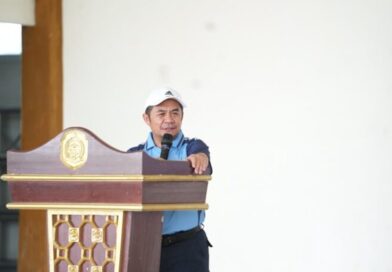 Anjas Taher Lepas 101 Atlet Haltim ke POPDA XII Morotai, Target Harumkan Nama Daerah