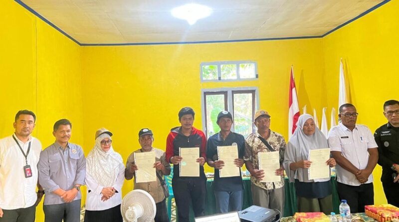19 Sertipikat Diserahkan ke Warga Transmigrasi Waleh, Kantah Halteng Bahas Sengketa Tanah