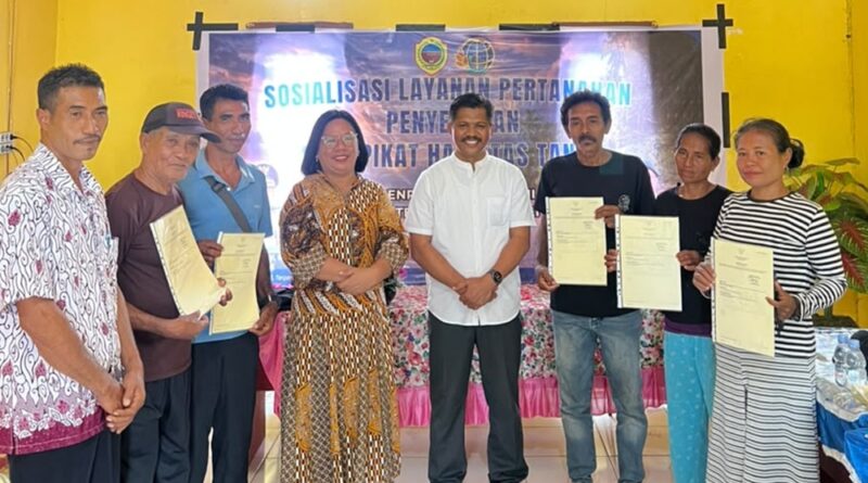53 Sertifikat Diserahkan ke Warga Sibenpopo, 78 Persen Lahan Belum Terdaftar