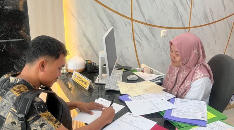 Dua Sertipikat Peralihan Hak Diserahkan Kantah Halteng, Berlokasi di Nurweda dan Lelilef Waibulan