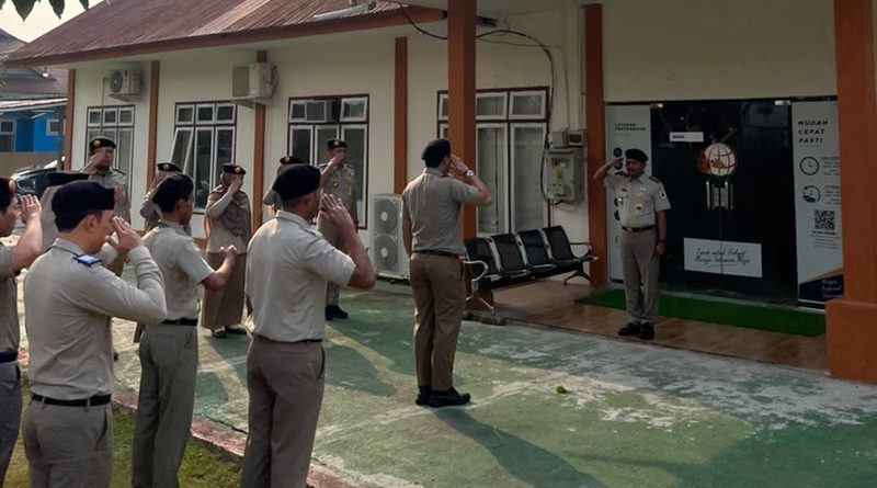 Bukan Sekadar Apel Pagi, Gad Momole Ingatkan Pegawai BPN Halteng soal Kebersihan